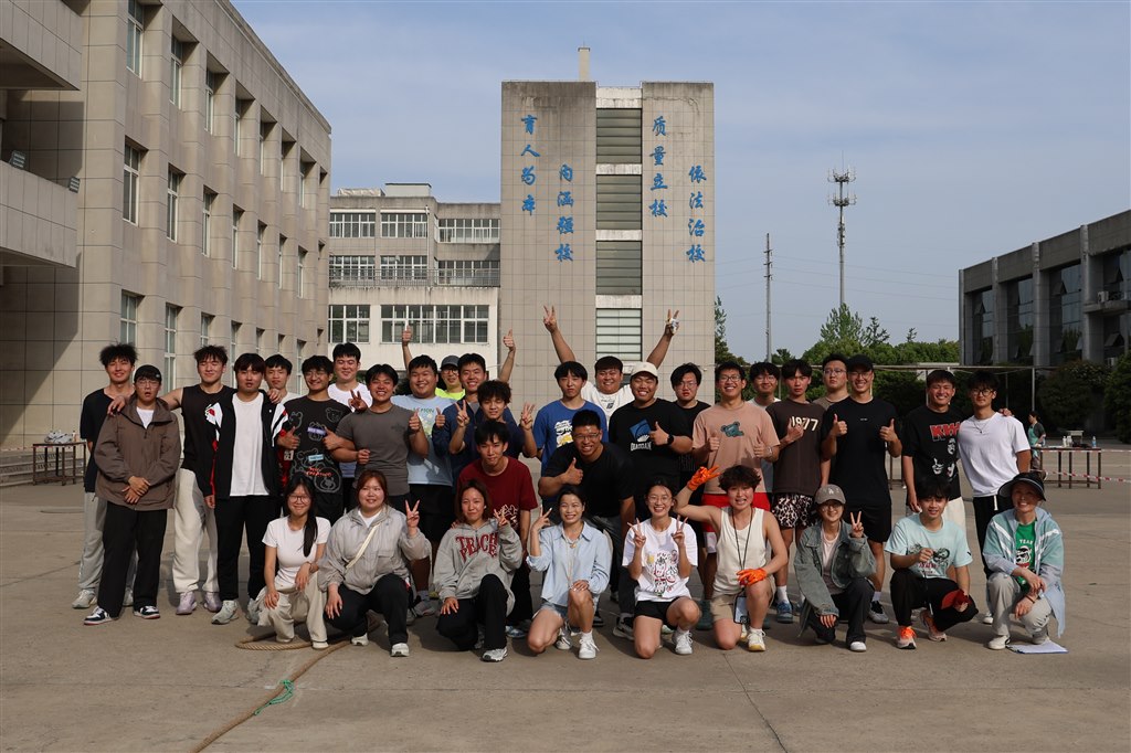 團體一等獎合影.JPG